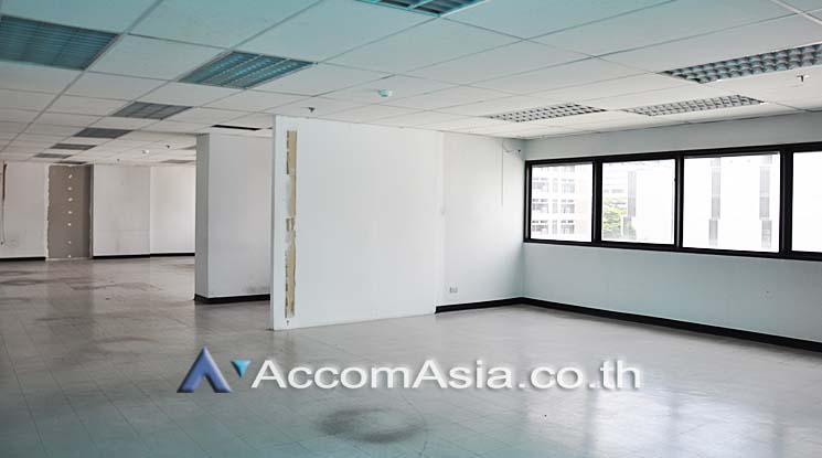 5  Office Space For Rent in Silom ,Bangkok BTS Saint Louis - BTS Surasak at S&B TOWER AA10477